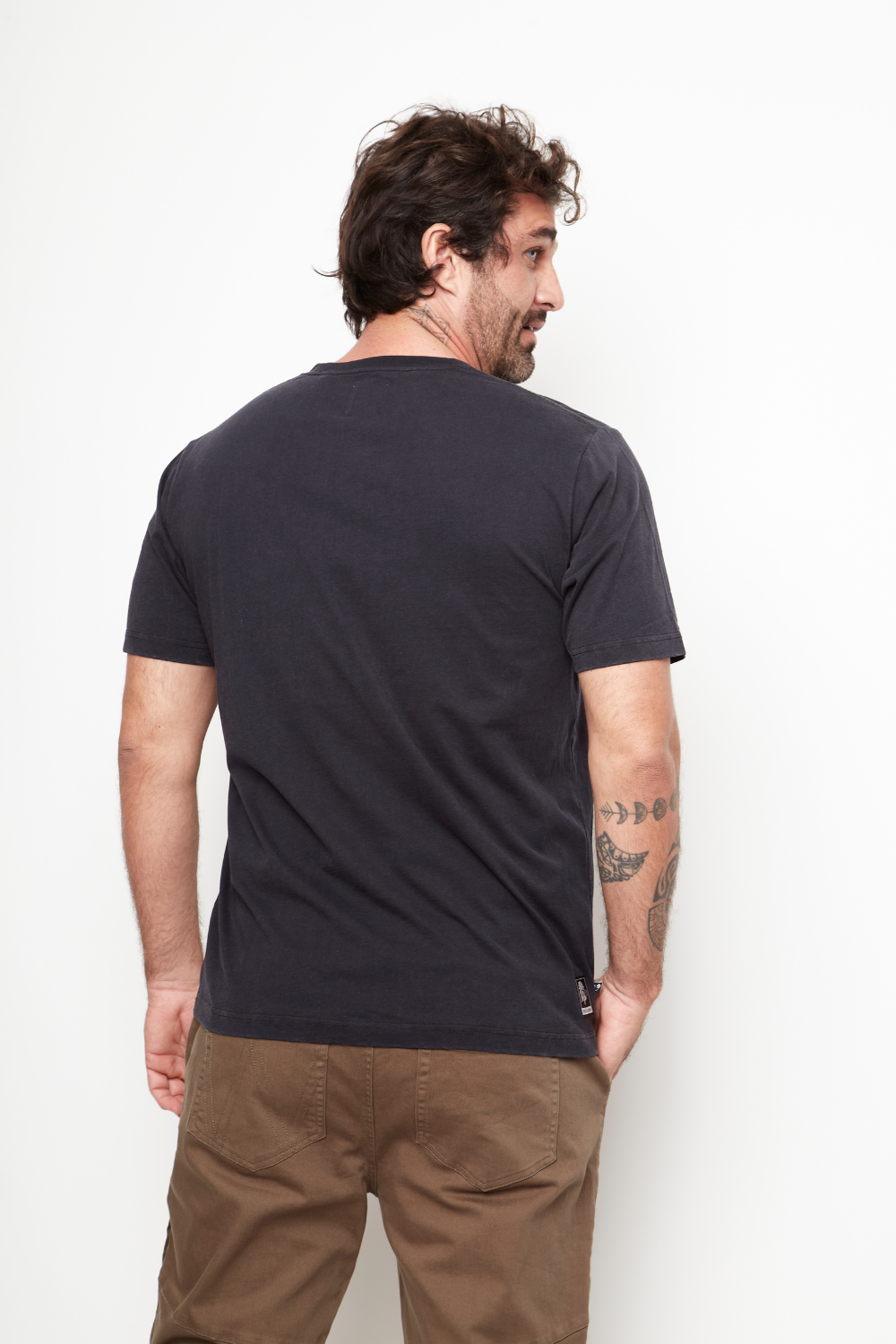 Polera Taiel Orgánica Negro Hombre