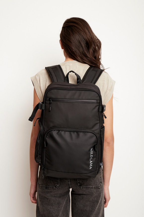 Mochila Travel Nera Reciclada Negra 16 Lts.