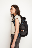 Mochila Travel Oca Reciclada Negra y Azul 27 Lts.-3