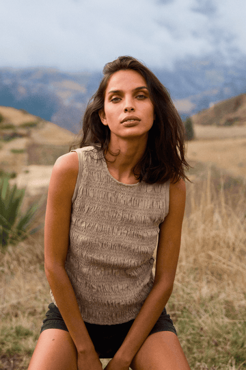 Polera Seris Orgánica Beige Mujer