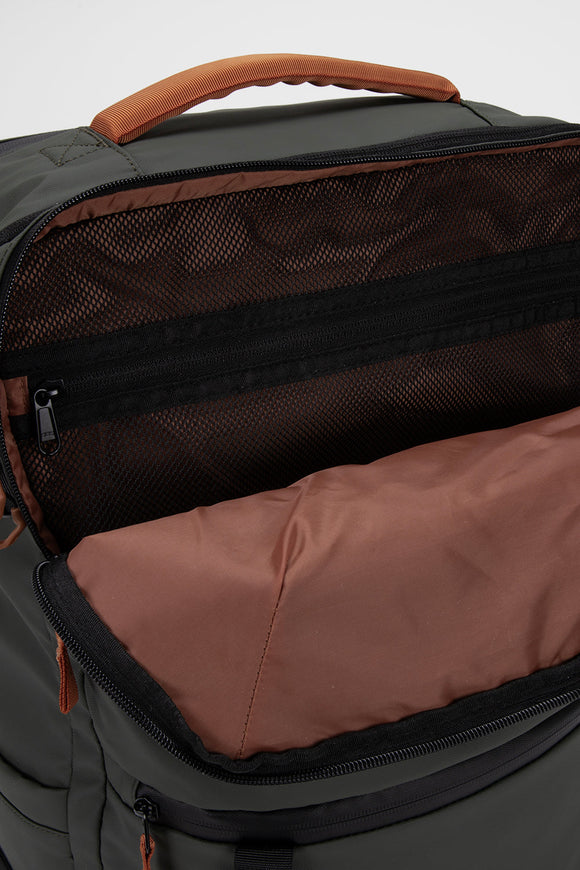 Mochila Travel Baku L Reciclada Verde 44L.