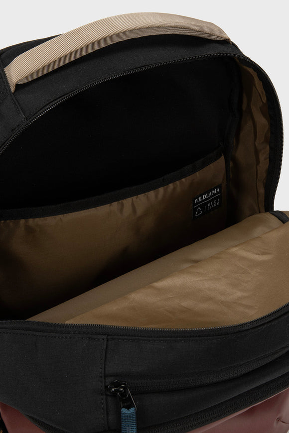 Mochila Travel Nala M Reciclada Burdeo 32L.