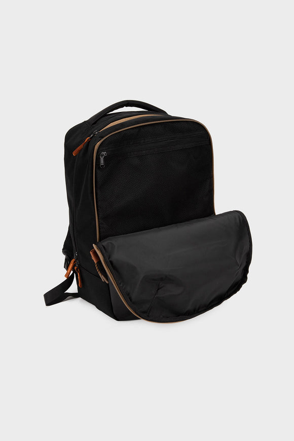 Mochila Travel Nala M Reciclada Negra 32L.