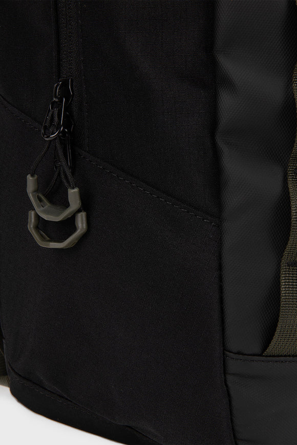 Mochila Travel Baku S Reciclada Negra 21L.