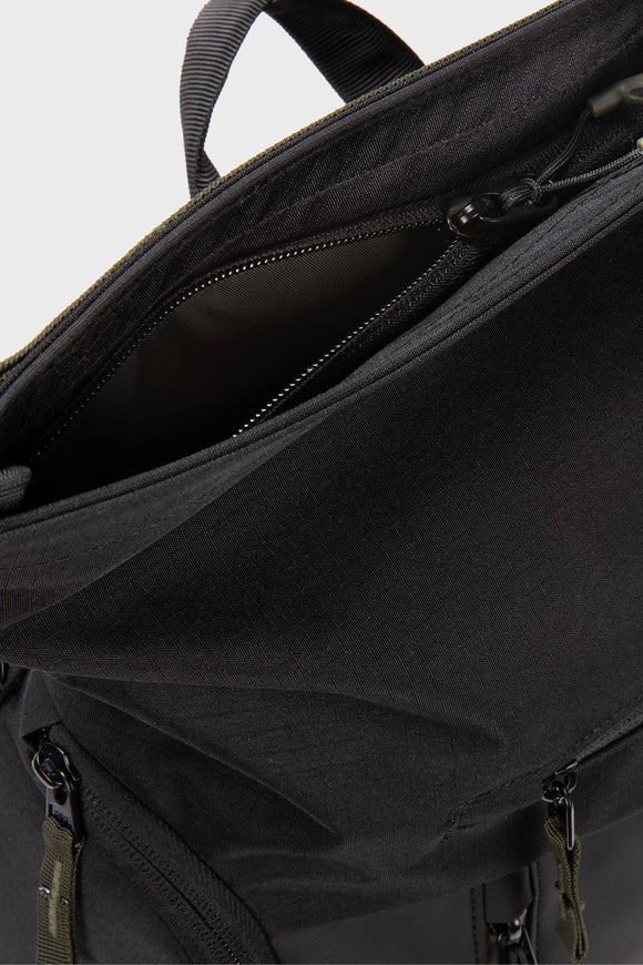 Mochila Travel Oca Reciclada Negra 24L.