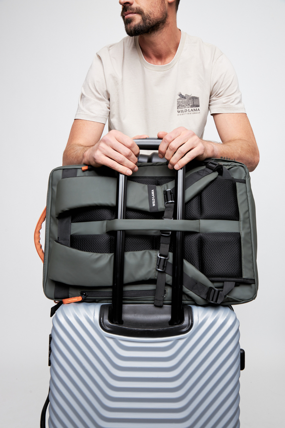 Mochila Travel Baku L Reciclada Verde 44L.