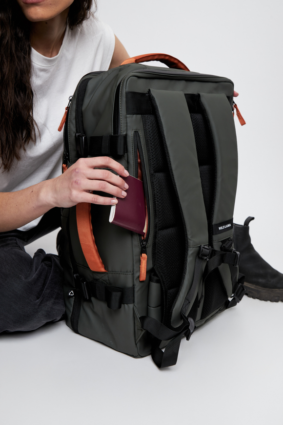 Mochila Travel Baku L Reciclada Verde 44L.