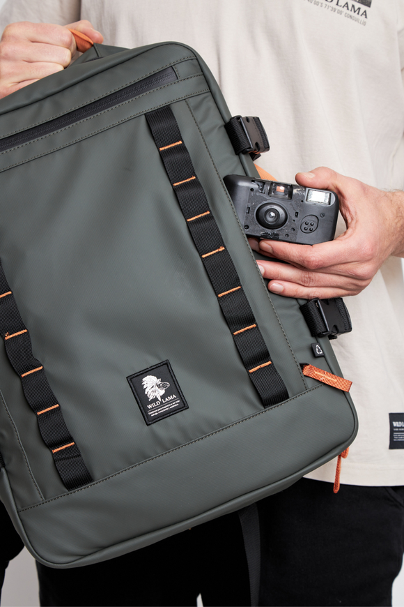 Mochila Travel Baku M Reciclada Verde 26 L.