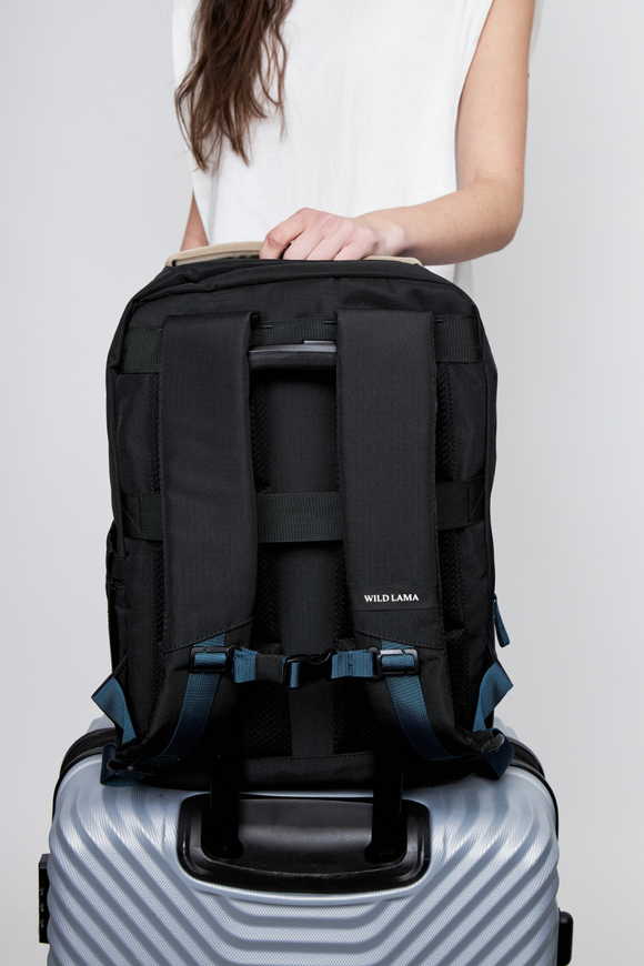 Mochila Travel Nala M Reciclada Burdeo 32L.