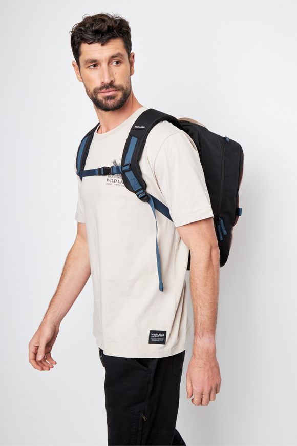 Mochila Travel Nala M Reciclada Burdeo 32L.