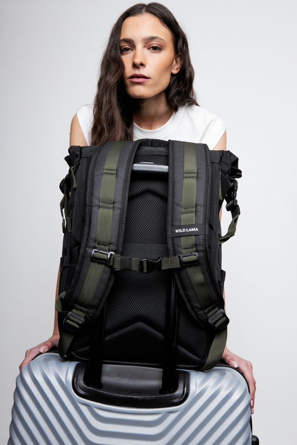 Mochila Travel Oca Reciclada Negra 24L.