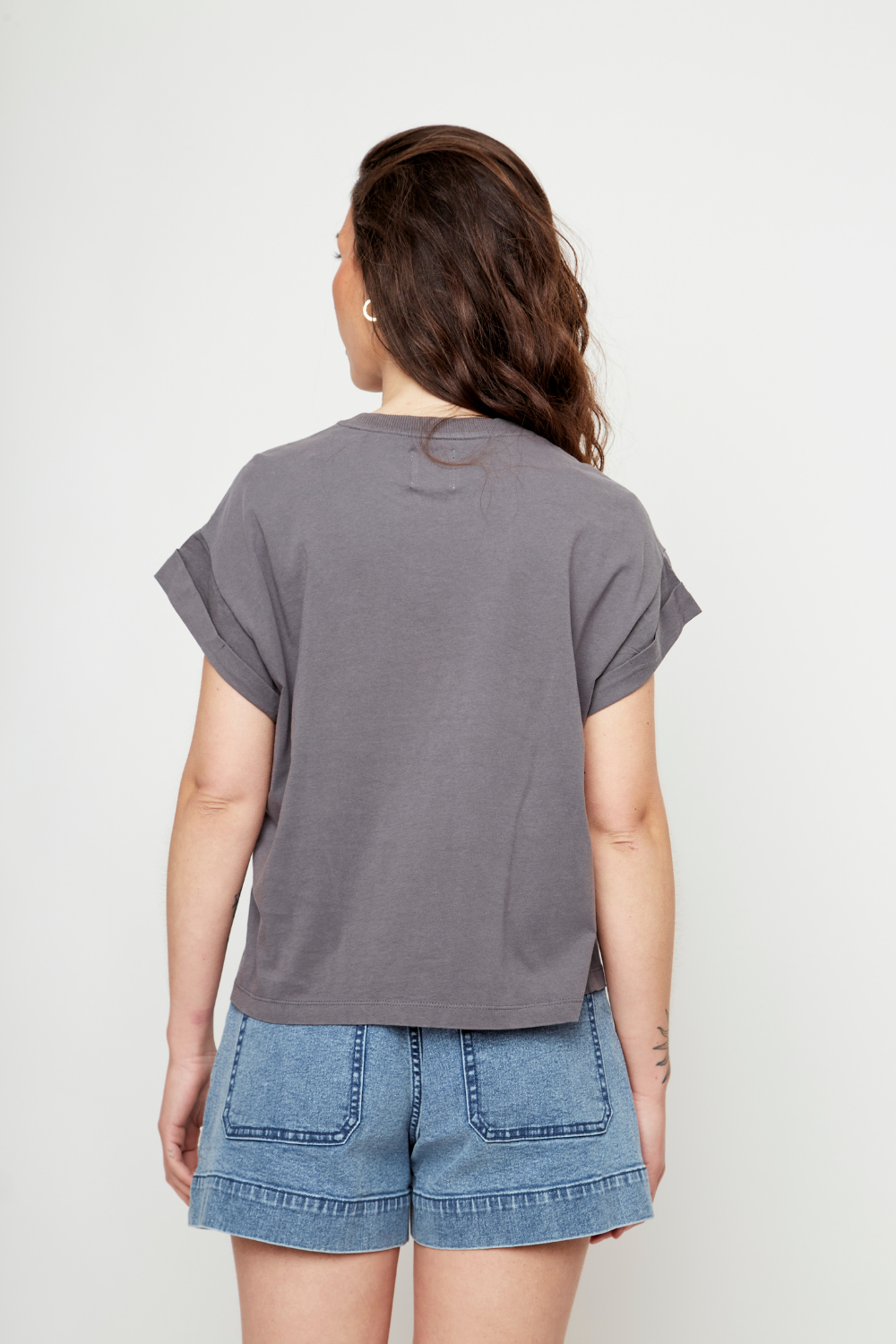 Polera Nirva Orgánica Gris Mujer